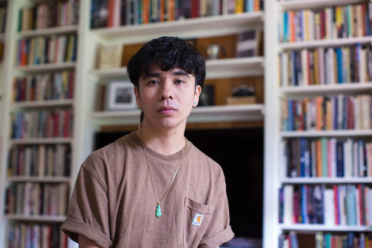 Ocean Vuong đưa 'Một thoáng ta rực rỡ ở nhân gian' về nhà - Ảnh 2.