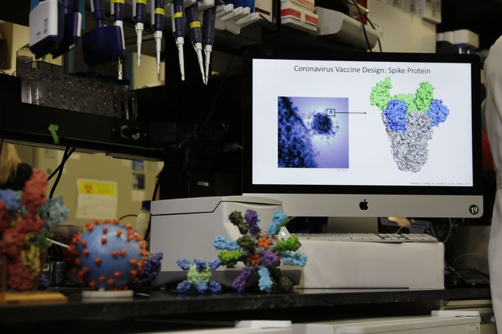 Coronavirus có thể tồn tại trong cơ thể người hàng tháng trời - Ảnh 1.
