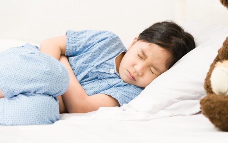 Vì sao trẻ dễ bị rối loạn tiêu hóa và khi nào cần đưa trẻ đi khám? - Ảnh 1.