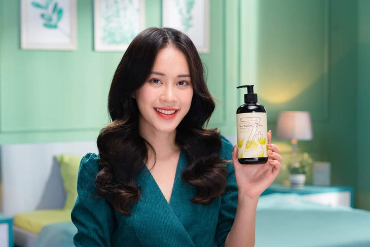 Công thức sở hữu mái tóc suôn mượt không cần dầu xả - Ảnh 4. Công thức sở hữu mái tóc suôn mượt không cần dầu xả - Ảnh 4.