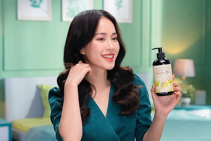 Dầu gội dược liệu– Chân ái mới cho "cuộc tình" với tóc nhuộm - Ảnh 4.