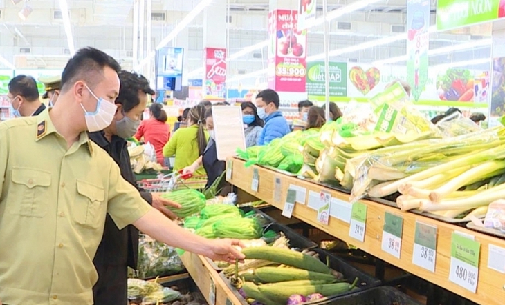Hà Nội thành lập 4 đoàn kiểm tra liên ngành về an toàn thực phẩm Tết - Ảnh 2.