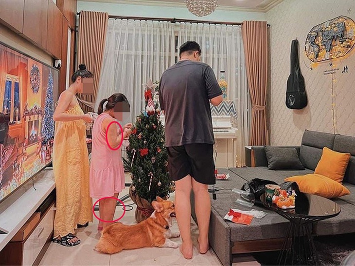 Bé gái 8 tuổi