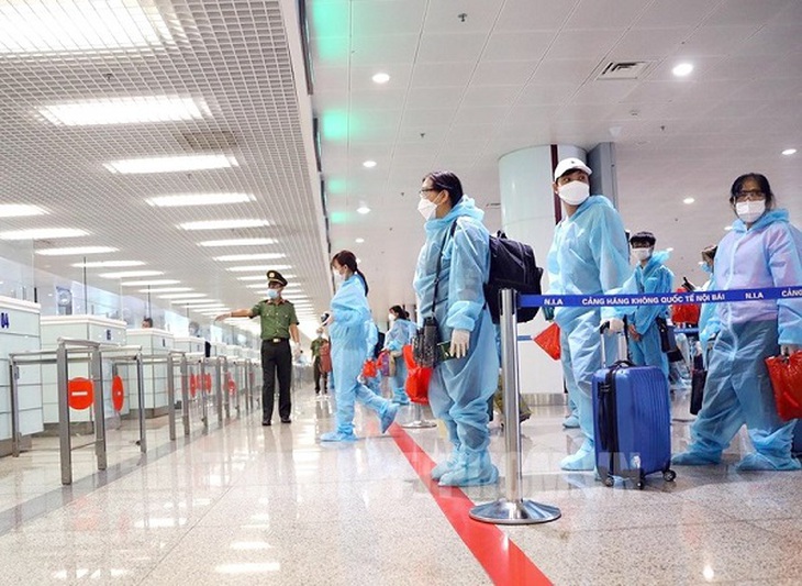 Từ ngày 1/1/2022, Hà Nội yêu cầu người nhập cảnh tự cách ly tại nơi lưu trú từ 3 – 7 ngày - Ảnh 2. Từ ngày 1/1/2022, Hà Nội yêu cầu người nhập cảnh tự cách ly tại nơi lưu trú từ 3 – 7 ngày - Ảnh 2.