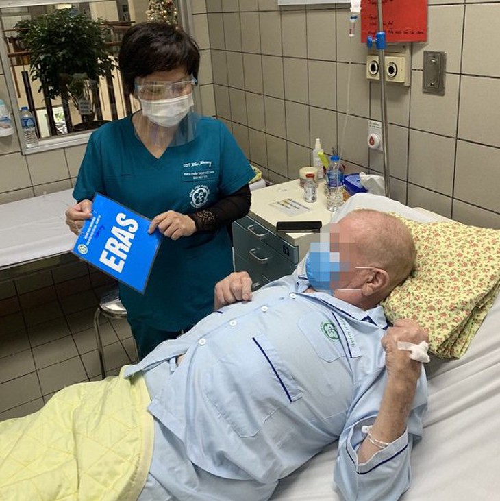 Tôi tin tưởng vào trình độ của các y bác sĩ Việt Nam - Ảnh 1. Tôi tin tưởng vào trình độ của các y bác sĩ Việt Nam - Ảnh 1.