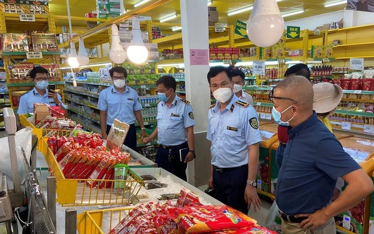 Mở đợt cao điểm chống buôn lậu, hàng giả dịp Tết Nguyên đán