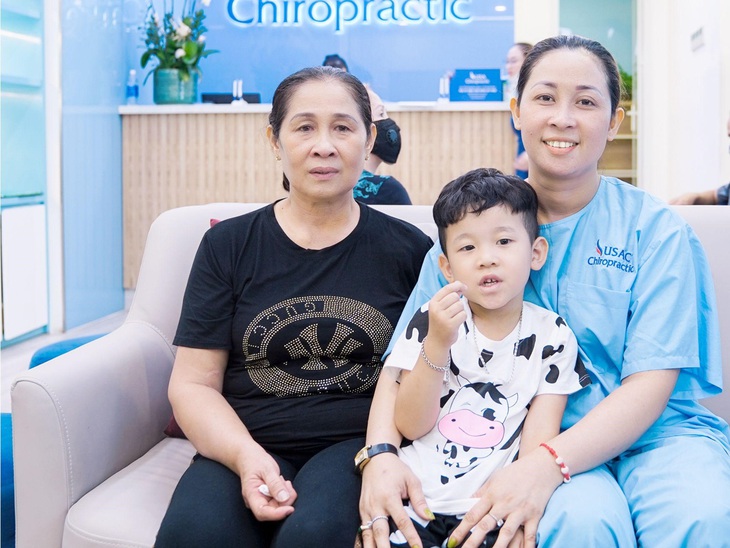 Mẹ bên con vượt thoát nỗi lo bại liệt - Ảnh 1. Mẹ bên con vượt thoát nỗi lo bại liệt - Ảnh 1.