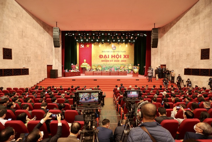 Báo chí là lực lượng chủ lực, đi đầu trong tuyên truyền phòng chống, đẩy lùi đại dịch COVID-19 - Ảnh 2. Báo chí là lực lượng chủ lực, đi đầu trong tuyên truyền phòng chống, đẩy lùi đại dịch COVID-19 - Ảnh 2.