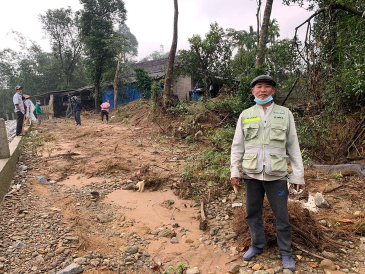 Thừa Thiên Huế: Người dân bất an vì sông Bù Lu sạt lở nghiêm trọng - Ảnh 2. Thừa Thiên Huế: Người dân bất an vì sông Bù Lu sạt lở nghiêm trọng - Ảnh 2.