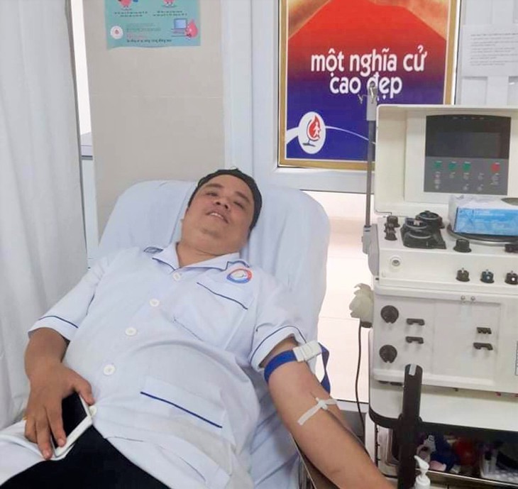 Chuyện về cán bộ y tế nhiệt huyết với công việc, đam mê làm và lan tỏa tinh thần thiện nguyện - Ảnh 3.