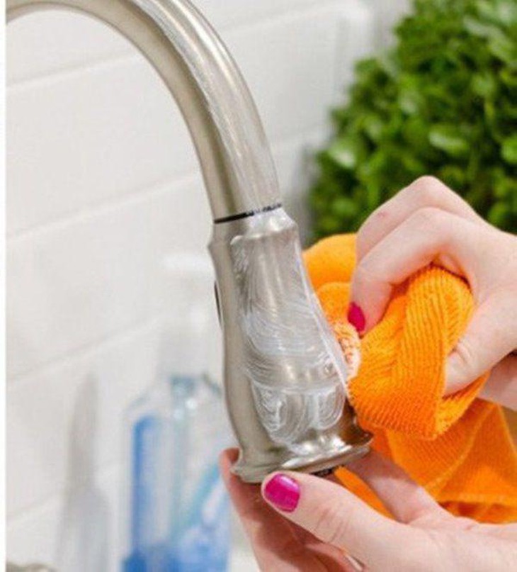 Mẹo làm sạch đồ inox bằng kem đánh răng