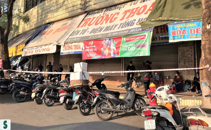 Tin COVID Hải Phòng ngày 5/12: Nhiều tiểu thương dương tính SARS-CoV-2, hàng nghìn học sinh tạm dừng đến trường  - Ảnh 1.