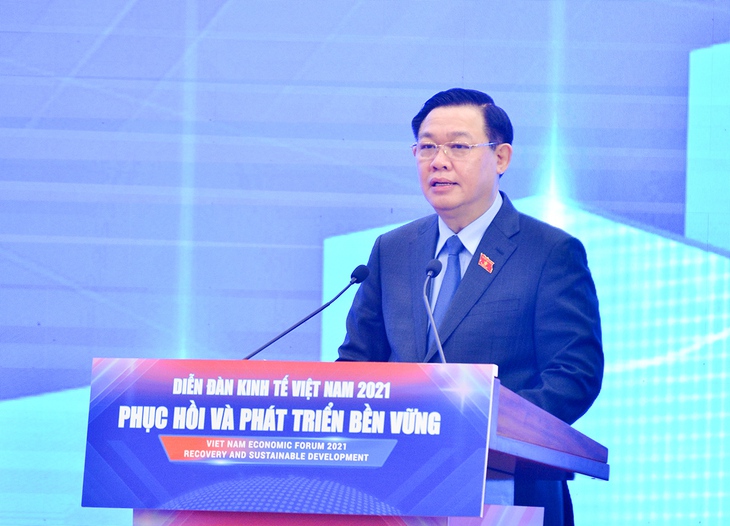 Phục hồi và phát triển kinh tế bền vững: Cần ưu tiên nguồn lực, củng cố hệ thống y tế toàn quốc - Ảnh 2.