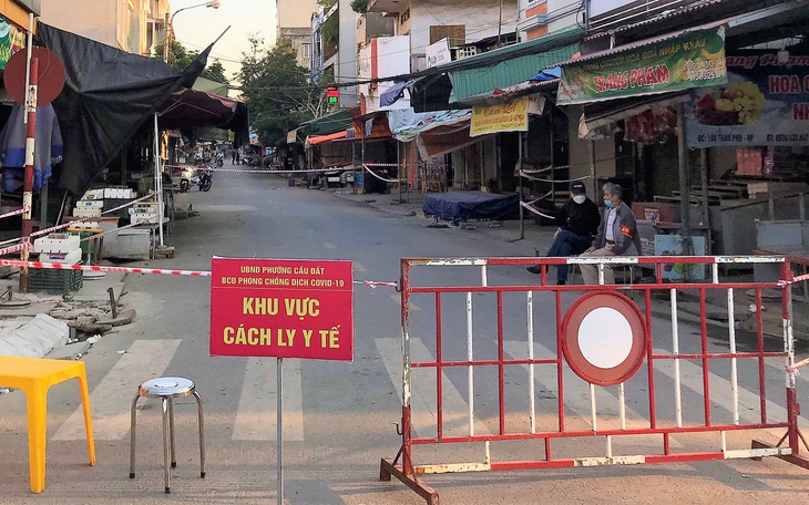 Hải Phòng: Nhiều tiểu thương chợ Sắt dương tính, hàng nghìn học sinh dừng đến trường
