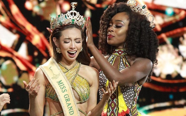 Thùy Tiên tôn vinh ngành Y trên "đấu trường" giành vương miện Miss Grand 2021