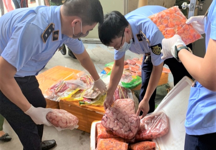 Tăng cường kiểm soát an toàn thực phẩm cận Tết nguyên đán - Ảnh 1.