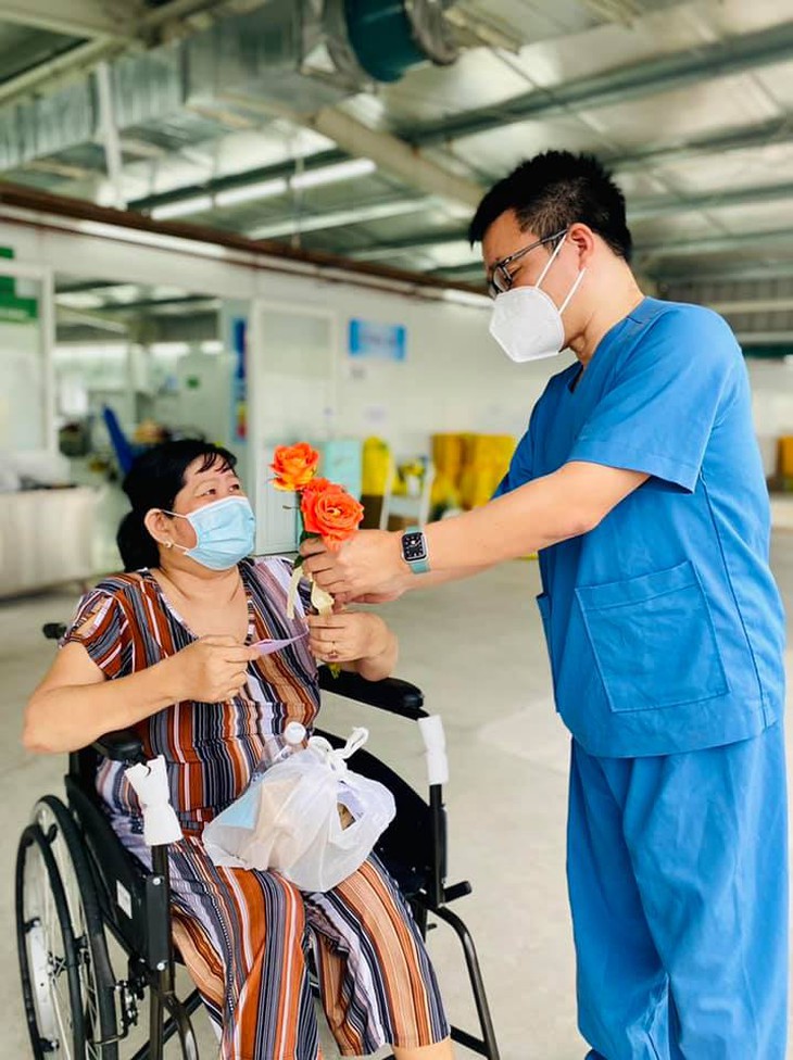 Sách của bác sĩ Lê Minh Khôi bán để góp sức phòng, chống COVID-19 - Ảnh 7. Sách của bác sĩ Lê Minh Khôi bán để góp sức phòng, chống COVID-19 - Ảnh 7.