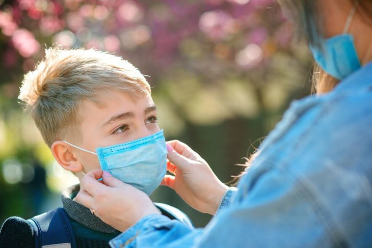 Nên cho trẻ tự kỷ tiêm vaccine ngừa COVID-19 - Ảnh 1. Nên cho trẻ tự kỷ tiêm vaccine ngừa COVID-19 - Ảnh 1.