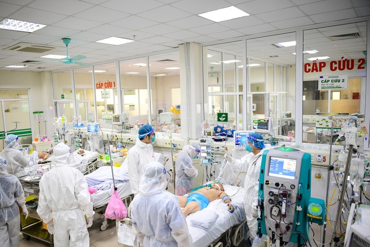 Gần 440 F0 ở Hà Nội đang điều trị tại nhà, lượng bệnh nhân COVID-19 nặng, nguy kịch tăng - Ảnh 1. Gần 440 F0 ở Hà Nội đang điều trị tại nhà, lượng bệnh nhân COVID-19 nặng, nguy kịch tăng - Ảnh 1.