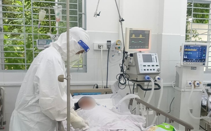 Bên trong Trung tâm hồi sức người bệnh COVID-19 lớn nhất miền Tây