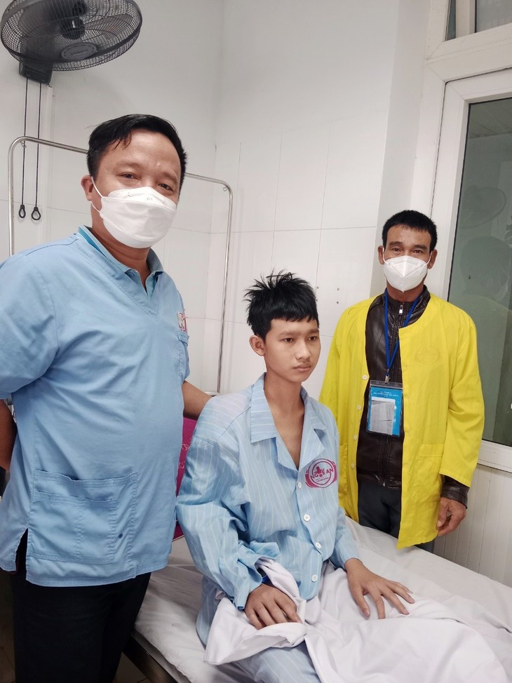 Bệnh viện HNĐK Nghệ An điều trị thành công bệnh ngực lõm bẩm sinh - Ảnh 4.