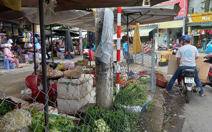 Không chủ quan phòng dịch COVID-19 ở các chợ Khánh Hòa