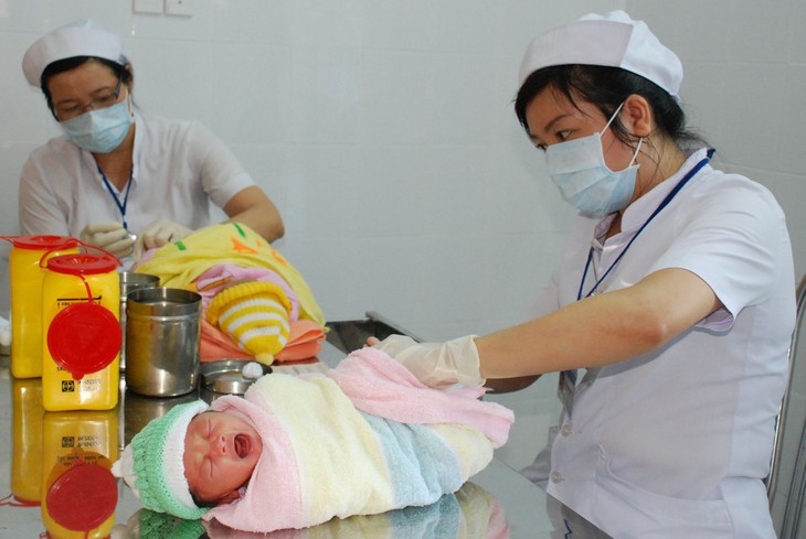 Duy trì mức sinh thay thế trên toàn quốc sẽ góp phần ổn định quy mô dân số - Ảnh 2.
