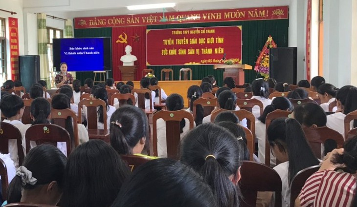 Nhiều biện pháp khống chế mức sinh và sinh con thứ 3 trở lên tại tỉnh Quảng Bình - Ảnh 2.