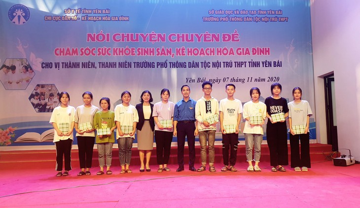 Yên Bái: Hướng đến tỷ suất sinh toàn tỉnh đạt 2,15 con/phụ nữ đến năm 2030 - Ảnh 3.