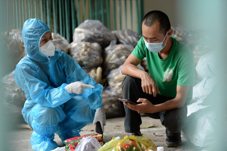 Ca sĩ Thái Thùy Linh lao vào tâm dịch để ‘Thương Sài Gòn’ - Ảnh 4.