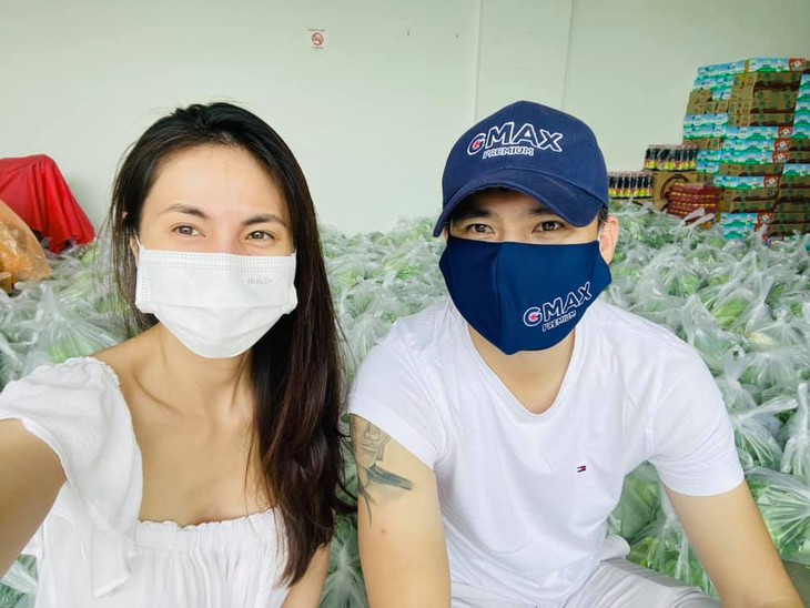 Mùa dịch, vợ chồng Thủy Tiên – Công Vinh ‘bán’ 1 tỷ bó rau…0 đồng - Ảnh 3. Mùa dịch, vợ chồng Thủy Tiên – Công Vinh ‘bán’ 1 tỷ bó rau…0 đồng - Ảnh 3.