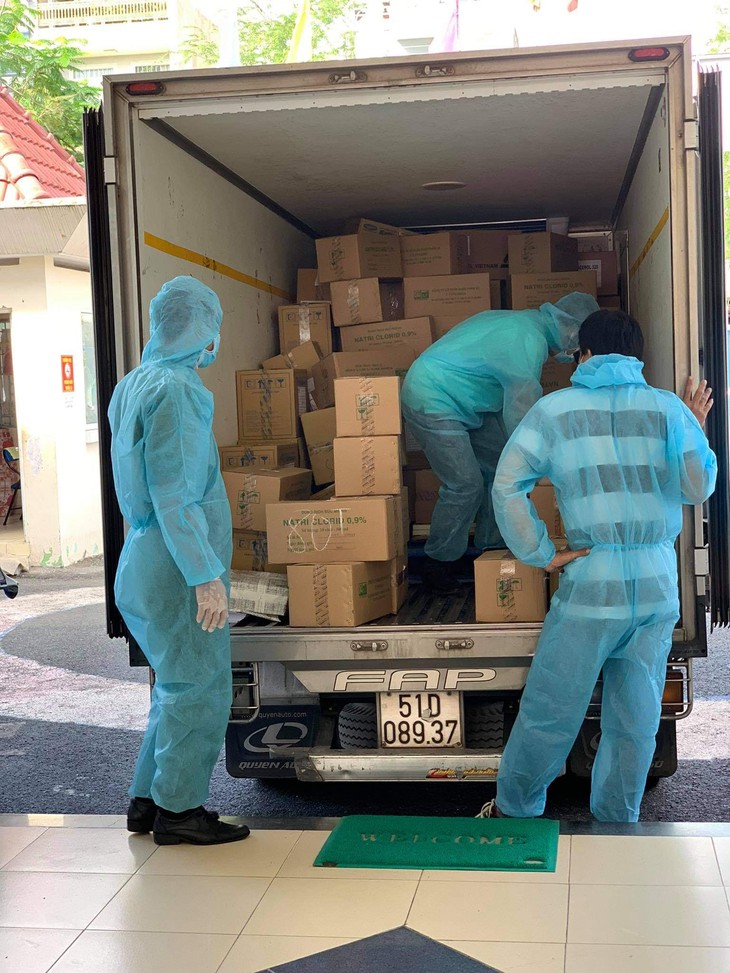 "Bệnh viện dã chiến là chiến trường- Nhân viên y tế và đội hậu cần là những chiến sĩ" - Ảnh 1.