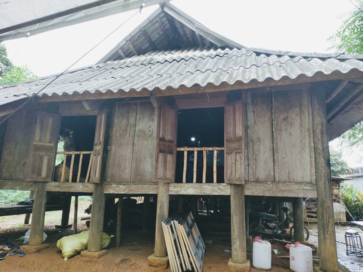 Tương lai mờ mịt của hai đứa trẻ khi bố qua đời, mẹ bệnh nặng - Ảnh 1. Tương lai mờ mịt của hai đứa trẻ khi bố qua đời, mẹ bệnh nặng - Ảnh 1.