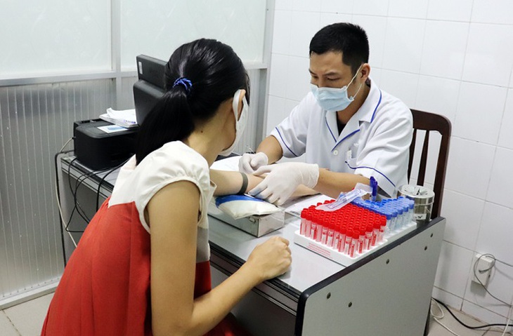 Dự phòng lây truyền HIV từ mẹ sang con - Ảnh 1.
