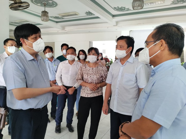Bộ trưởng Nguyễn Thanh Long: Bộ Y tế hỗ trợ Long An thiết lập Trung tâm hồi sức tích cực quy mô 500 giường - Ảnh 1. Bộ trưởng Nguyễn Thanh Long: Bộ Y tế hỗ trợ Long An thiết lập Trung tâm hồi sức tích cực quy mô 500 giường - Ảnh 1.