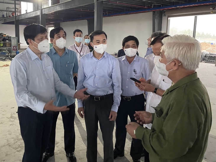 Bộ trưởng Bộ Y tế: Các địa phương phải nâng mức chống dịch COVID-19 lên rất cao, thiết lập ngay khu điều trị hồi sức - Ảnh 2. Bộ trưởng Bộ Y tế: Các địa phương phải nâng mức chống dịch COVID-19 lên rất cao, thiết lập ngay khu điều trị hồi sức - Ảnh 2.
