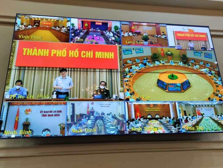 Bộ trưởng Bộ Y tế: Các địa phương phải nâng mức chống dịch COVID-19 lên rất cao, thiết lập ngay khu điều trị hồi sức - Ảnh 1. Bộ trưởng Bộ Y tế: Các địa phương phải nâng mức chống dịch COVID-19 lên rất cao, thiết lập ngay khu điều trị hồi sức - Ảnh 1.