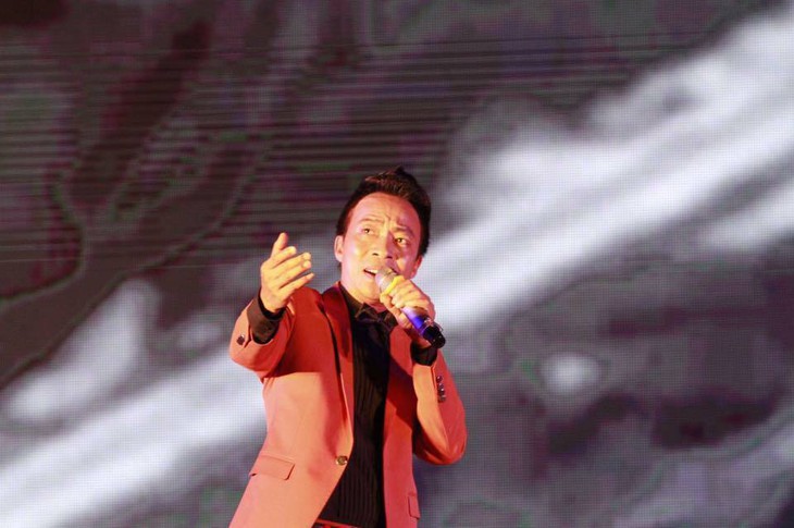 Tri ân thầy thuốc tuyến đầu chống dịch, NSƯT Việt Hoàn làm MV ‘Bác sĩ ơi, nụ cười’ - Ảnh 2.