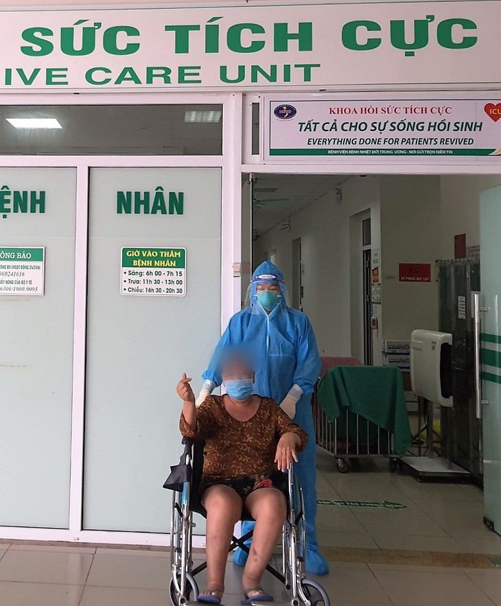 Cụ bà nhiều bệnh nền thoát khỏi tử thần COVID-19 - Ảnh 2.