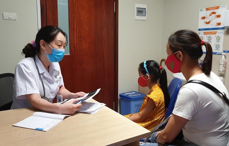 Nguyên nhân dậy thì sớm ở bé gái - Ảnh 2.