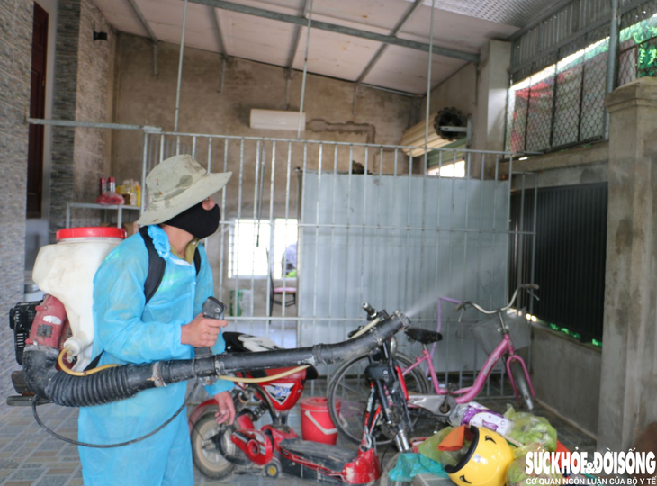 Hà Tĩnh khẩn trương khoanh vùng dập dịch Sốt xuất huyết - Ảnh 4.