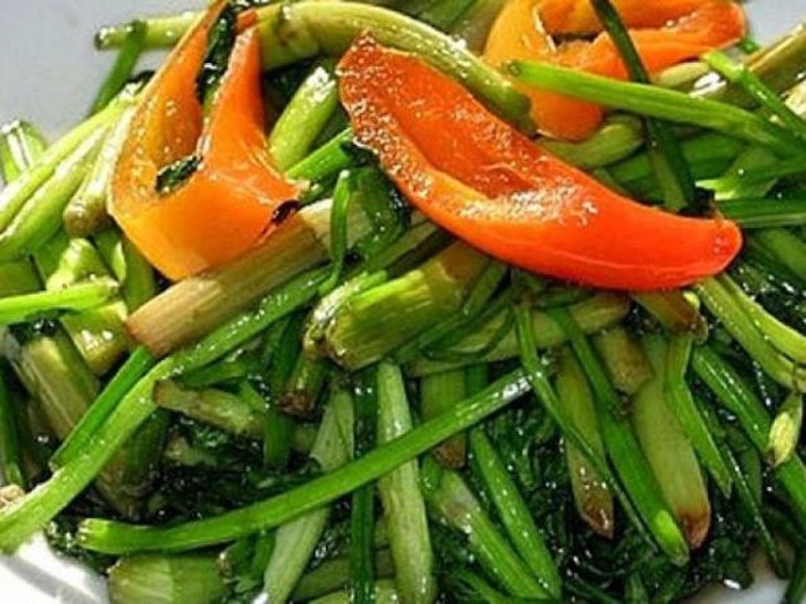 Món ăn- bài thuốc từ rau cần - Ảnh 2.
