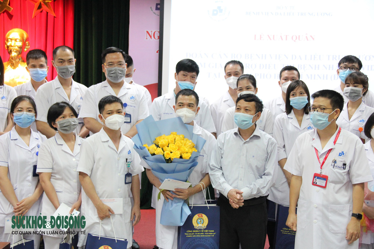 34 thầy thuốc ưu tú của Bệnh viện Da liễu TW chi viện cho miền Nam thân yêu - Ảnh 2. 34 thầy thuốc ưu tú của Bệnh viện Da liễu TW chi viện cho miền Nam thân yêu - Ảnh 2.