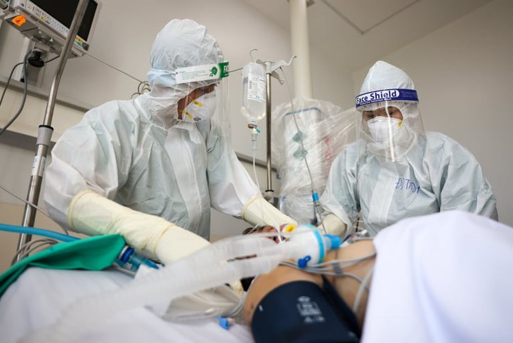 Bộ Y tế lập 3 đoàn kiểm tra việc thu dung, điều trị, thích ứng an toàn, linh hoạt, kiểm soát dịch COVID-19 - Ảnh 1. Bộ Y tế lập 3 đoàn kiểm tra việc thu dung, điều trị, thích ứng an toàn, linh hoạt, kiểm soát dịch COVID-19 - Ảnh 1.
