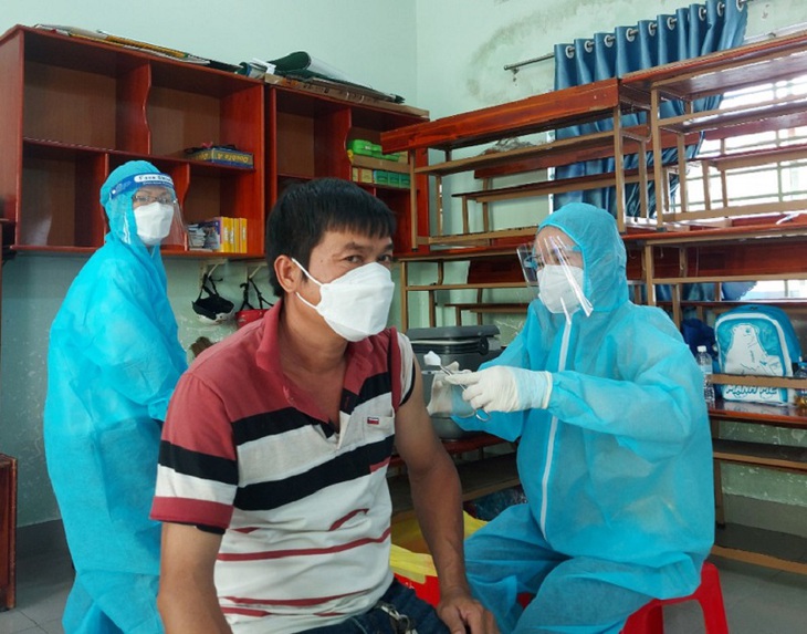Vì sao Tây Ninh tiêm chủng vaccine COVID-19 chậm? - Ảnh 3. Vì sao Tây Ninh tiêm chủng vaccine COVID-19 chậm? - Ảnh 3.