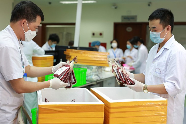Những “túi máu biết bay" cứu người trong đại dịch - Ảnh 3.
