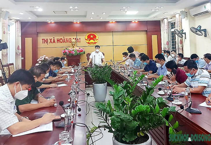 Vi phạm quy định phòng chống dịch, kỷ luật cán bộ phường, đóng cửa bệnh viện - Ảnh 1. Vi phạm quy định phòng chống dịch, kỷ luật cán bộ phường, đóng cửa bệnh viện - Ảnh 1.