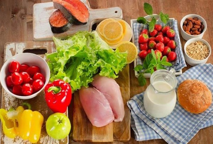 Xây dựng chế độ ăn uống cân bằng, hợp lý cho người bệnh sau ung thư - Ảnh 1.
