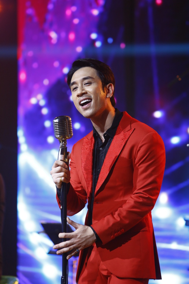 Hoa hậu Lương Thùy Linh vừa lắc vòng vừa làm toán siêu nhanh - Ảnh 7. Hoa hậu Lương Thùy Linh vừa lắc vòng vừa làm toán siêu nhanh - Ảnh 7.