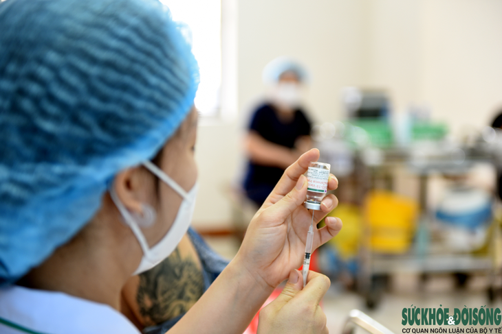 Nghệ An triển khai tiêm 20.000 liều vaccine phòng COVID-19  - Ảnh 7.